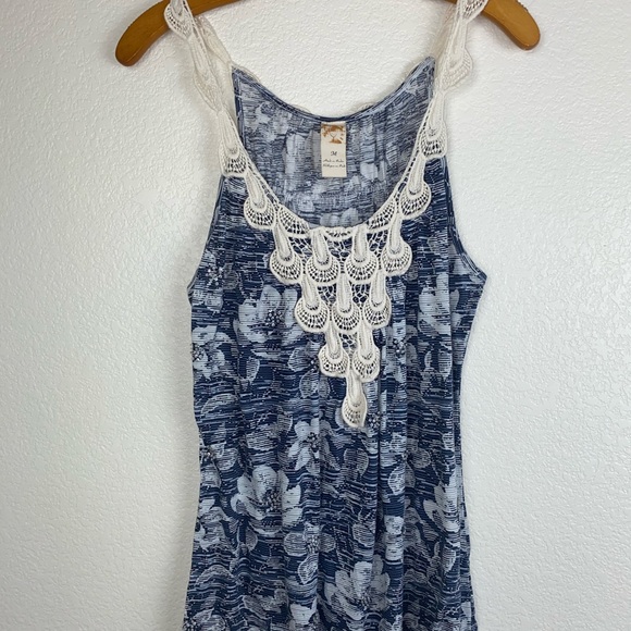 Anthro C. Kerr Crochet Beaded Sequin Floral Tank - Picture 6 of 13